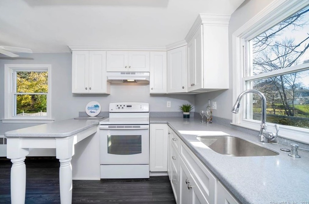 57 Vale Ave, Meriden CT 06451-2828 exterior