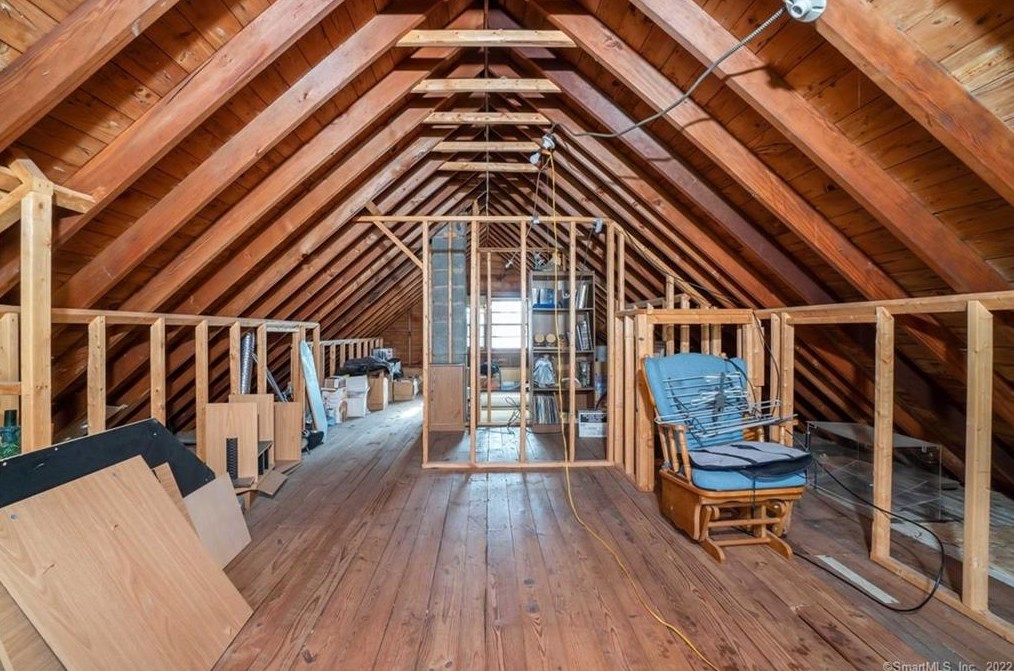 57 Vale Ave, Meriden CT 06451-2828 exterior