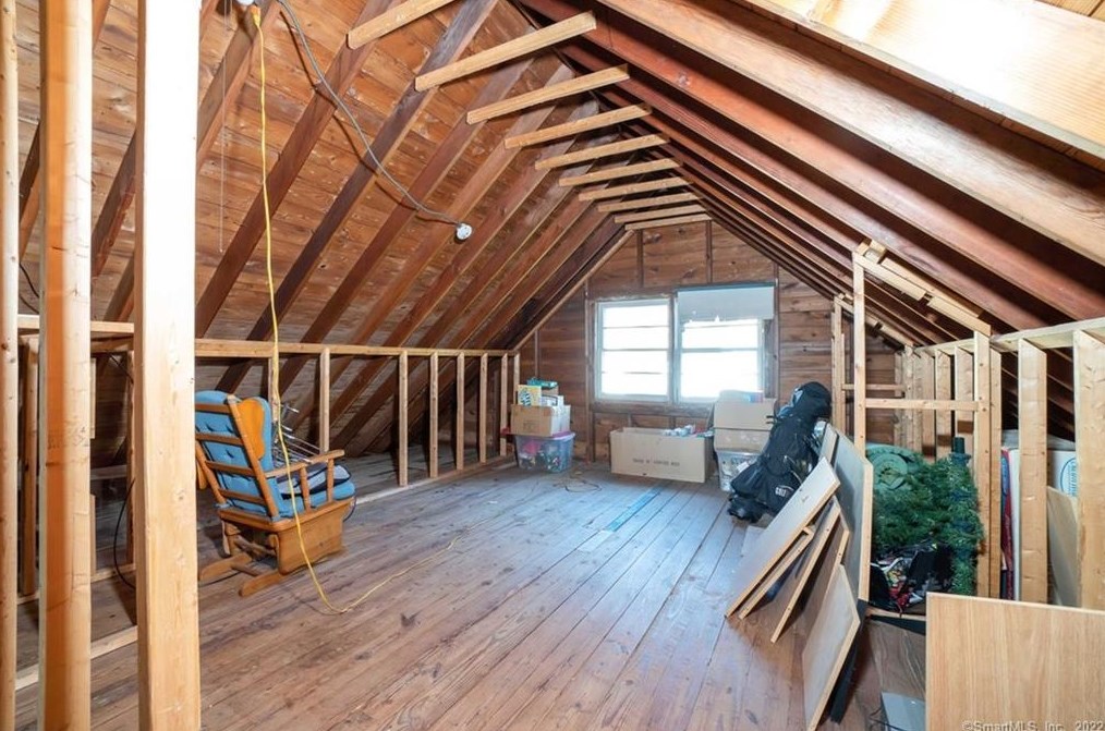 57 Vale Ave, Meriden CT 06451-2828 exterior