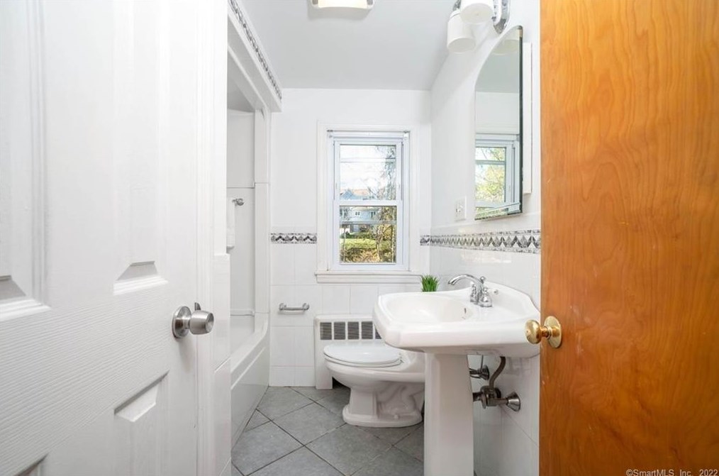 57 Vale Ave, Meriden CT 06451-2828 exterior