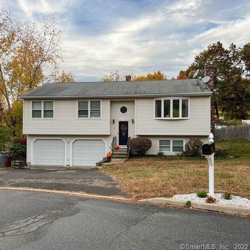 4 Rosewood Ct, Union City, CT 06770