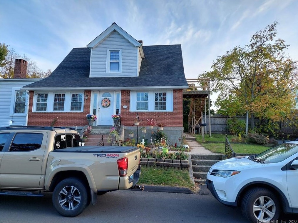27 Margerie St #2nd, Bristol, CT 06010