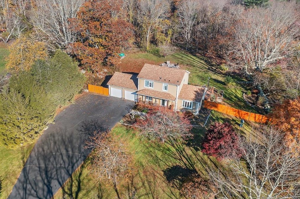 105 Pautipaug Hill Rd, Lisbon, CT 06330