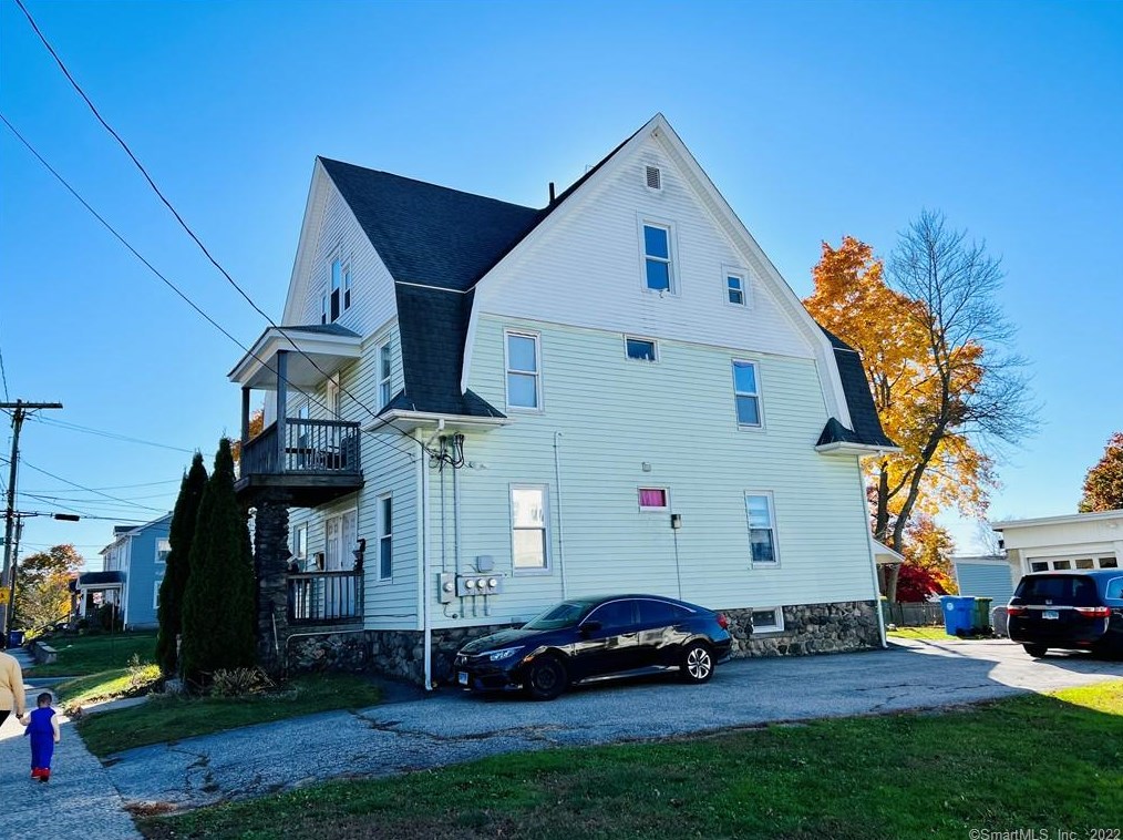 115 Clinton St #3, Waterbury, CT 06710