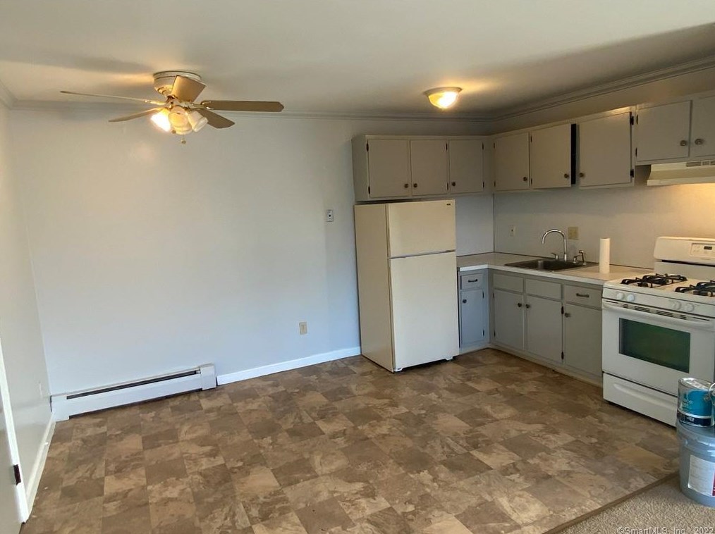 39 Washington St Apt 301, Bristol, CT 06010
