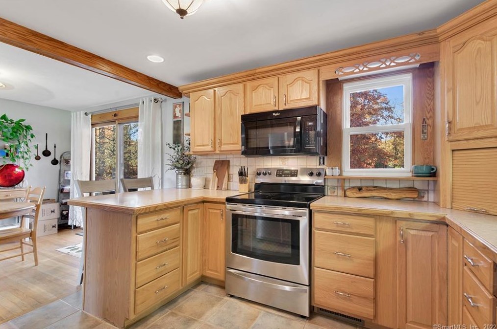 120 Racebrook Rd, Meriden, CT 06451