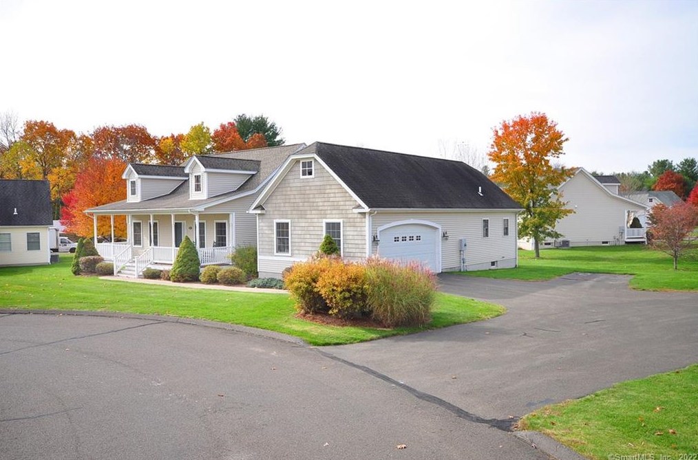 5 Hunters Ridge, Granby, CT 06035