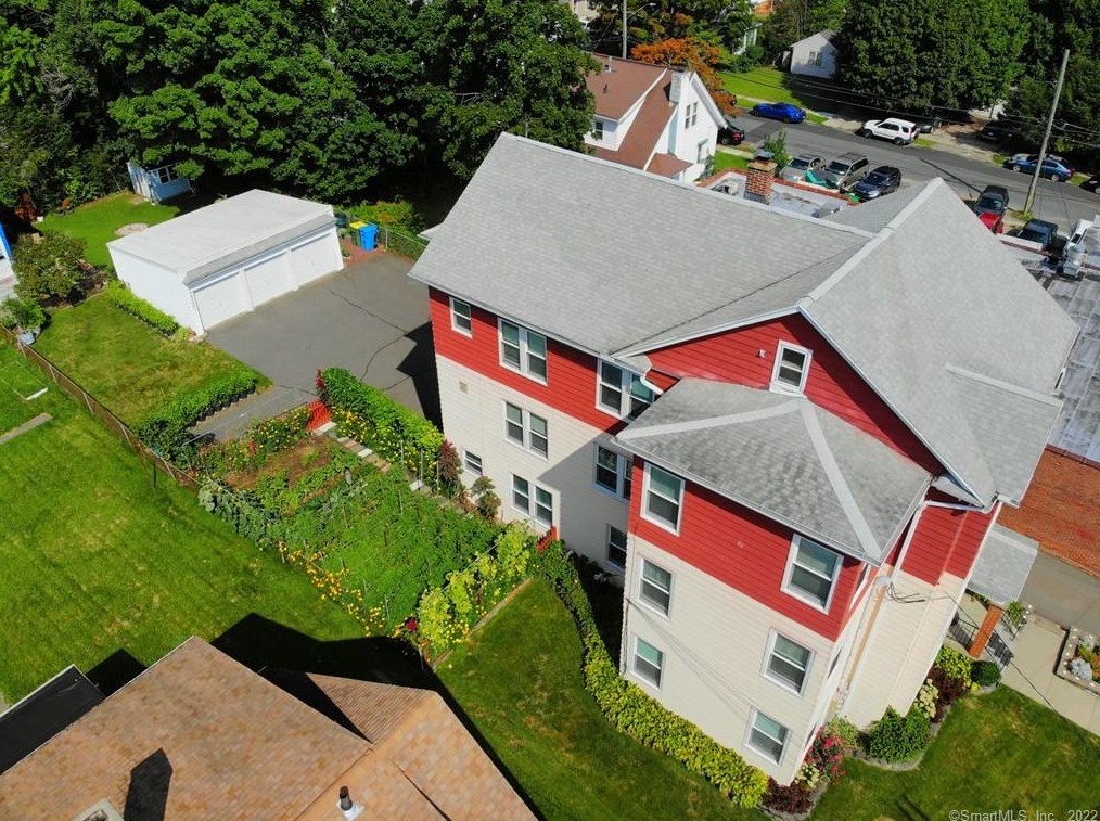 693 Cooke St #3, Waterbury, CT 06710