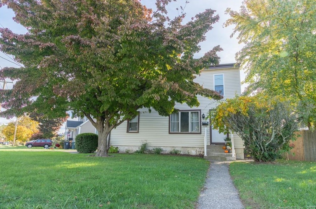 170 Meadowside Rd, Milford, CT 06460