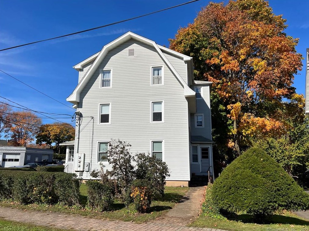 2 Lincoln Ave #1, Branford, CT 06405