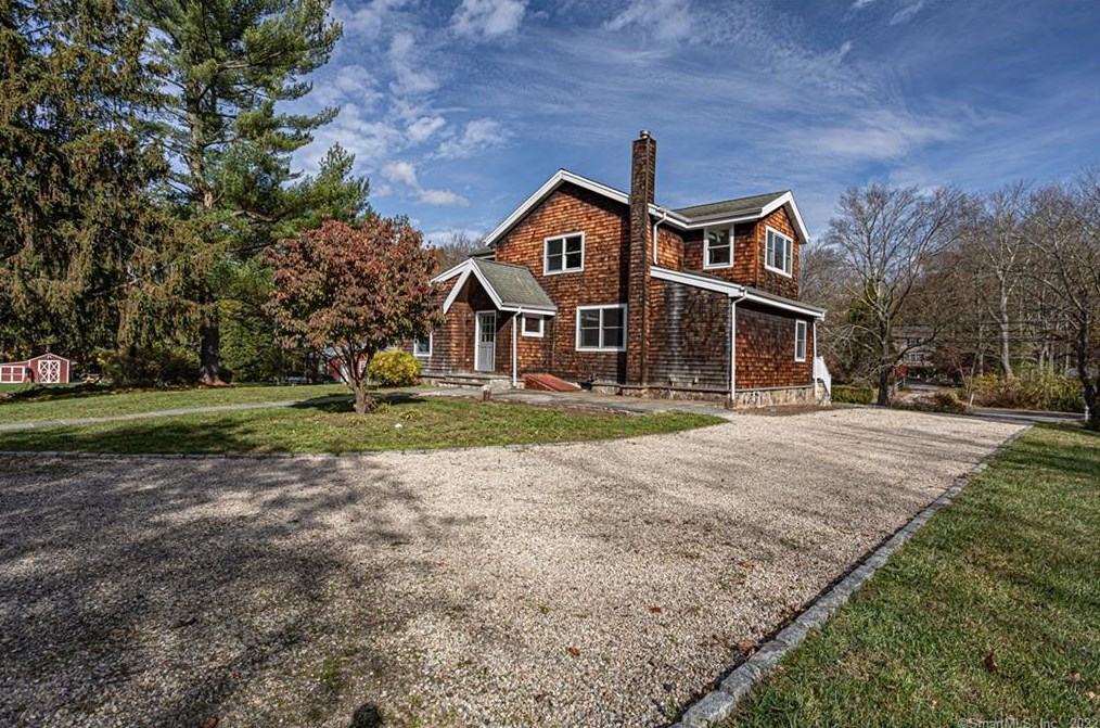 266 Newtown Tpke, Weston CT  06883-1320 exterior