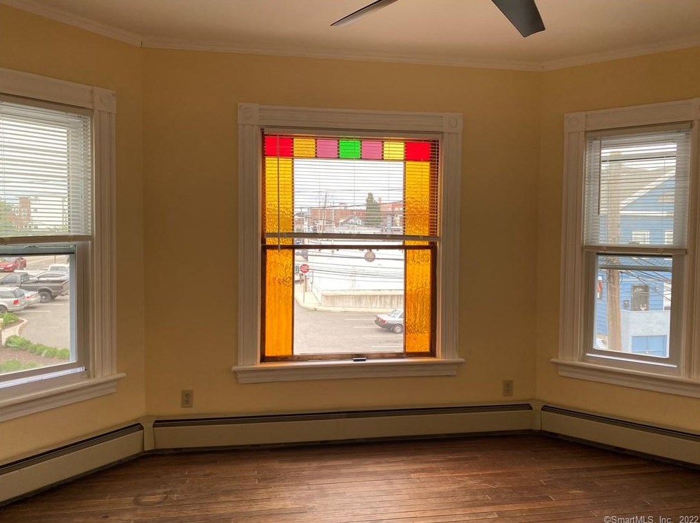 16 Tilley St #2, United States Coast Guard Ac, CT 06320