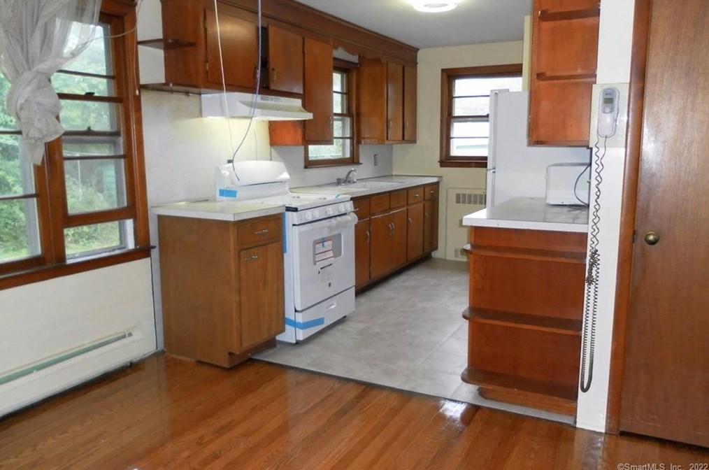 88 Streckfus Rd, Stratford, CT 06614