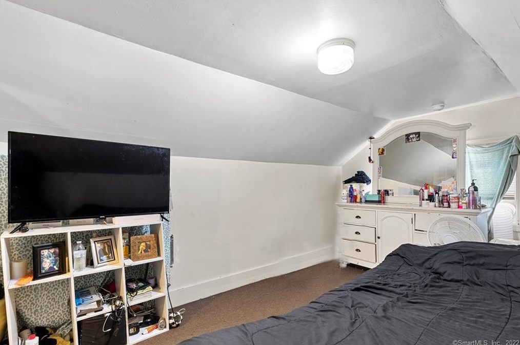 9 Hugo St, New Haven CT  06516-1309 exterior