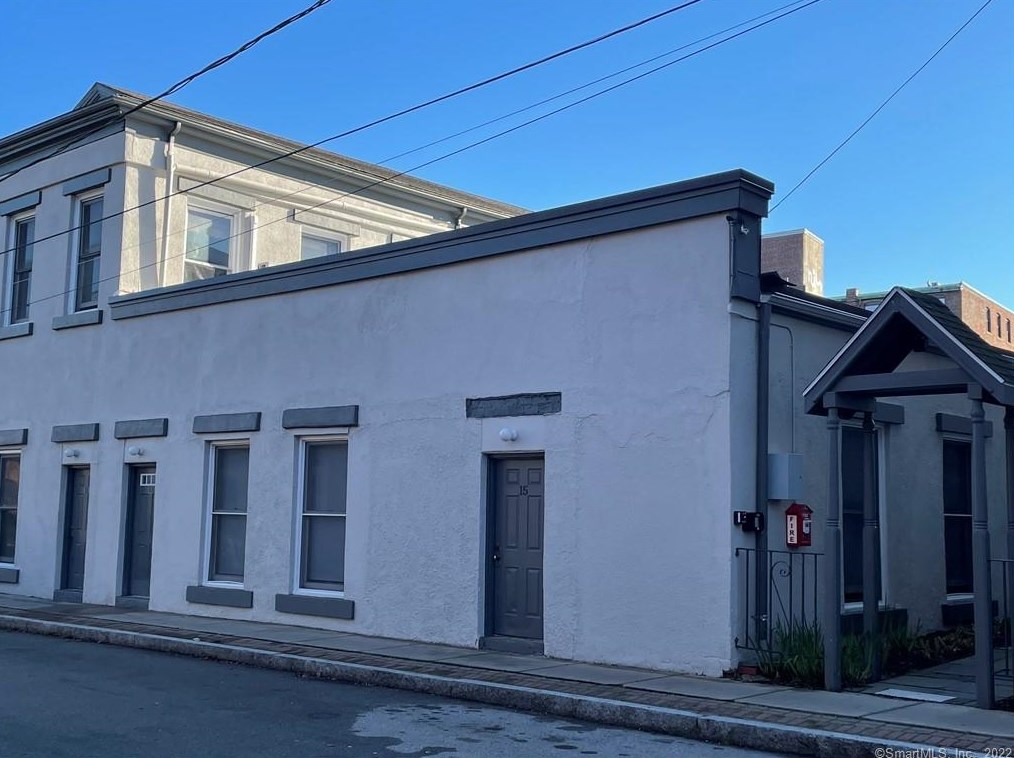 4 Coggswell St #12, Pawcatuck, CT 06379