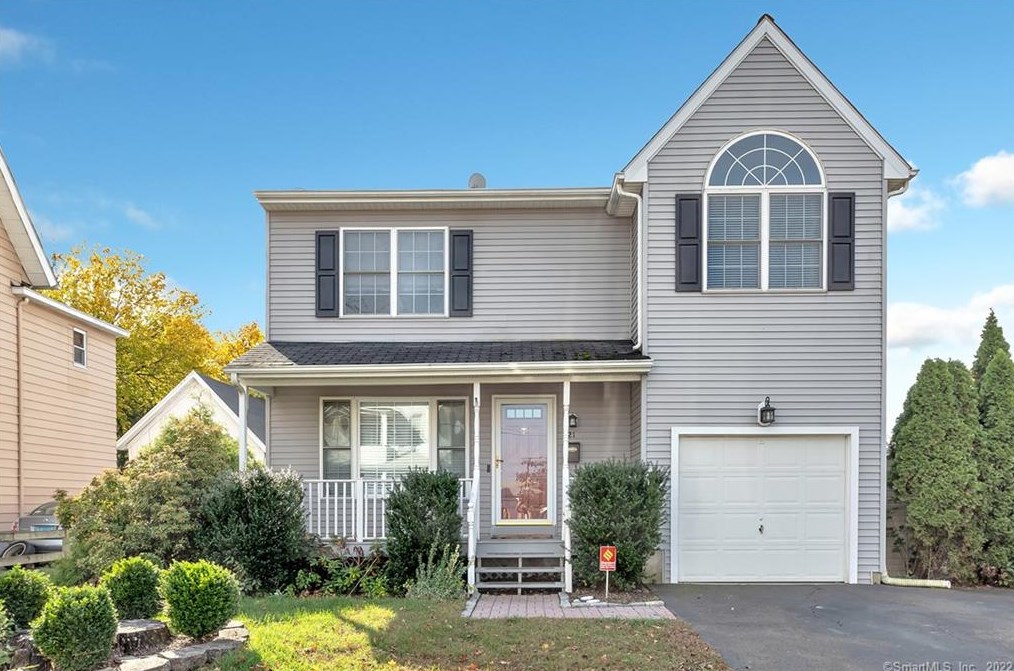 21 Wesley St, Ansonia, CT 06401