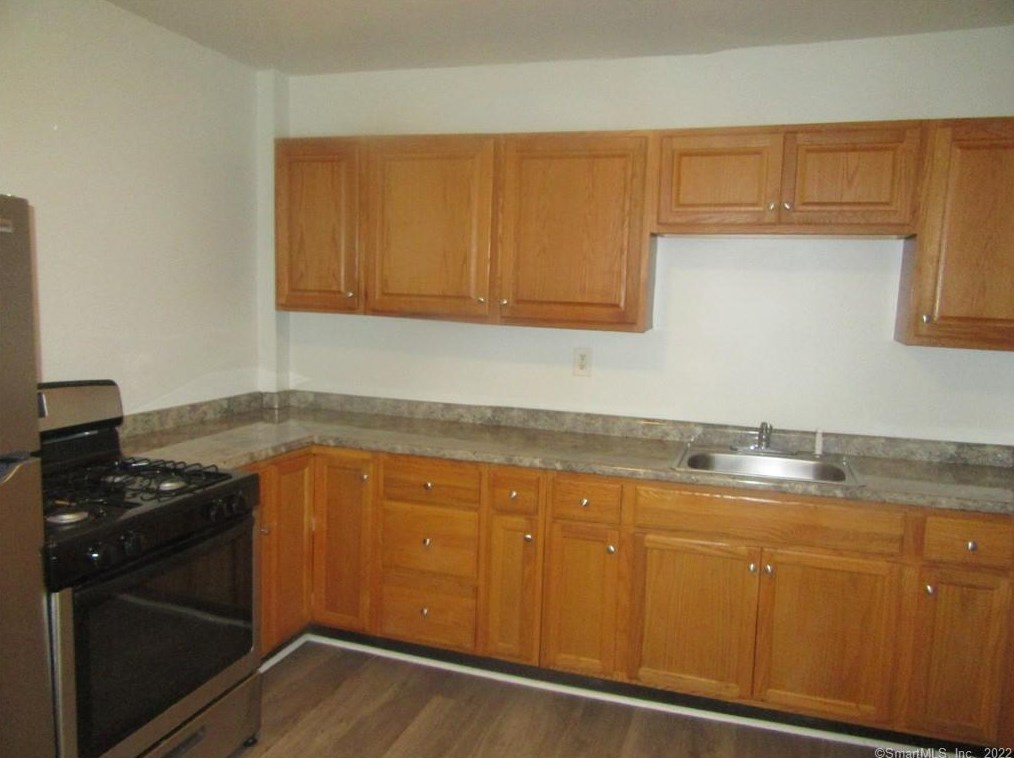15 Clark St #a, Hartford, CT 06108