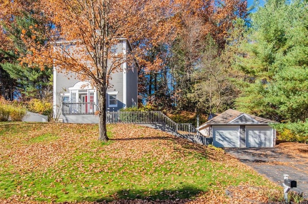 21 Oxford Ct, Simsbury CT  06070-2174 exterior
