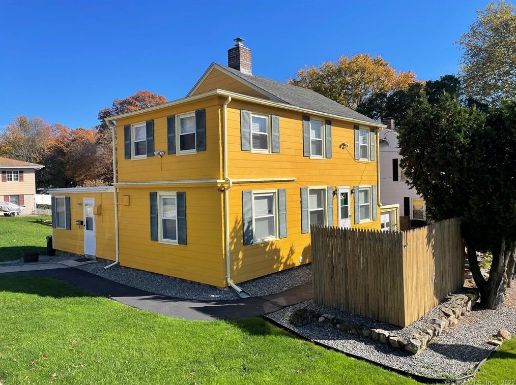 520 Long Hill Rd, Groton, CT 06340