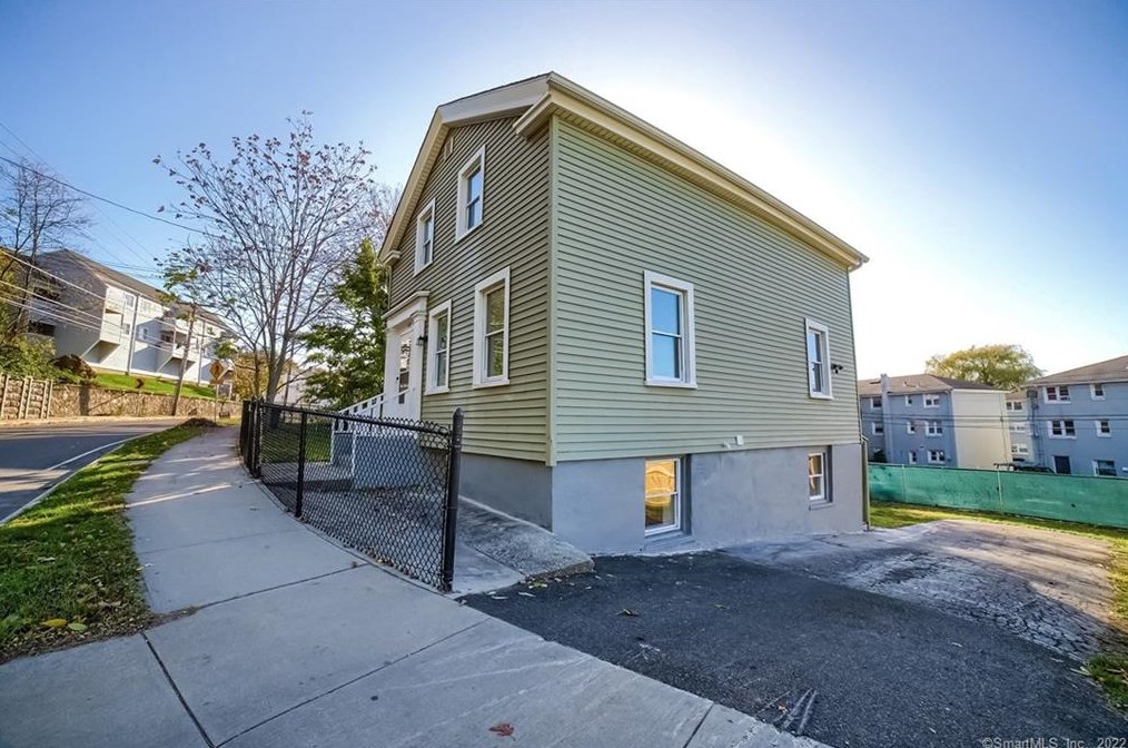 318 Quinnipiac Ave, New Haven, CT 06513 exterior