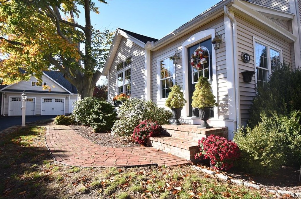 579 Stafford Ave, Bristol, CT 06010
