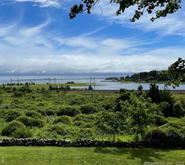 20 Wilcox Rd, Stonington, CT 06378