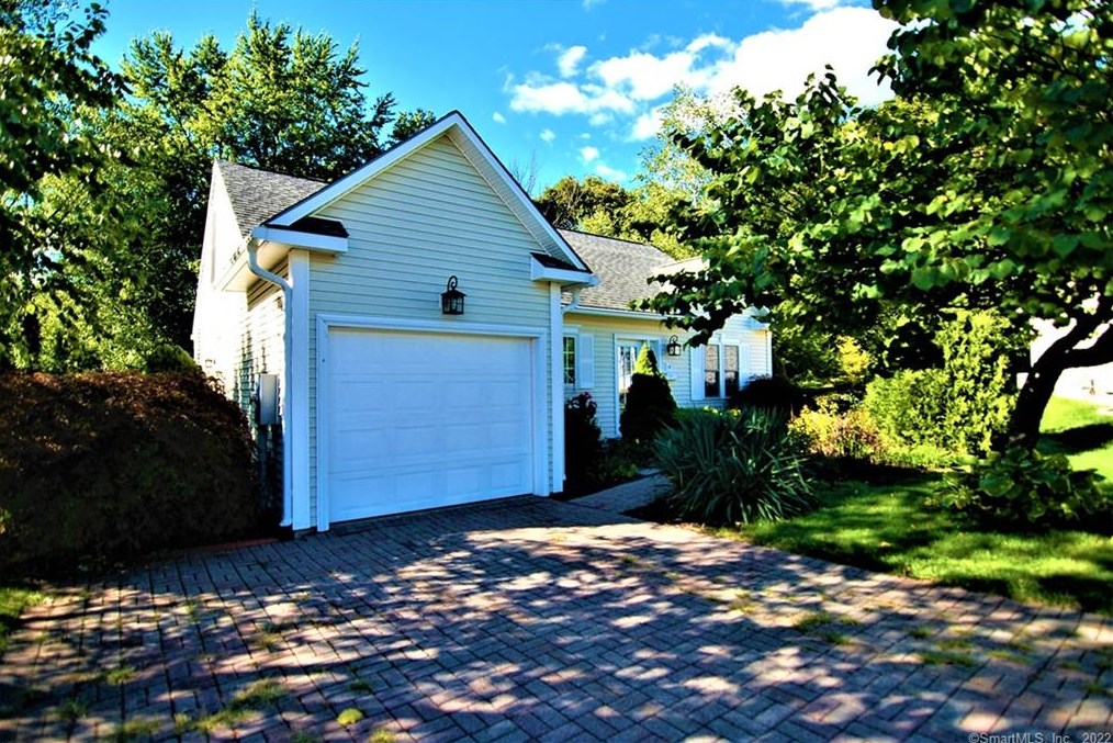 14 Dairy Farm Rd #14, Portland, CT 06480