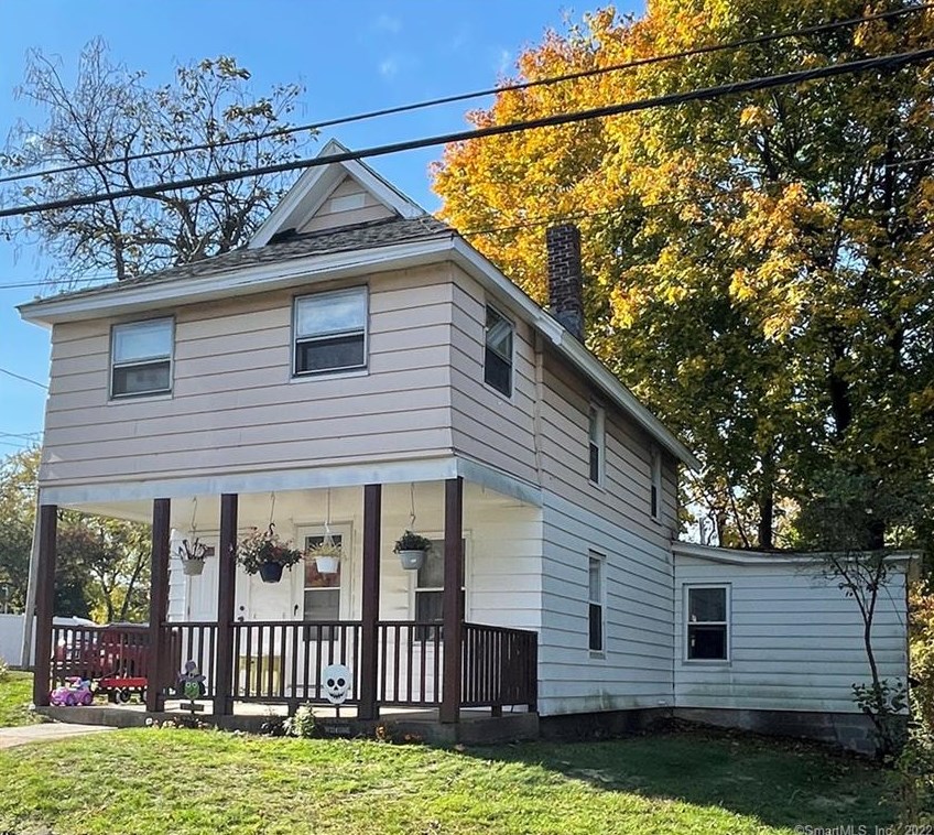 11 Louis St, North Haven, CT 06473