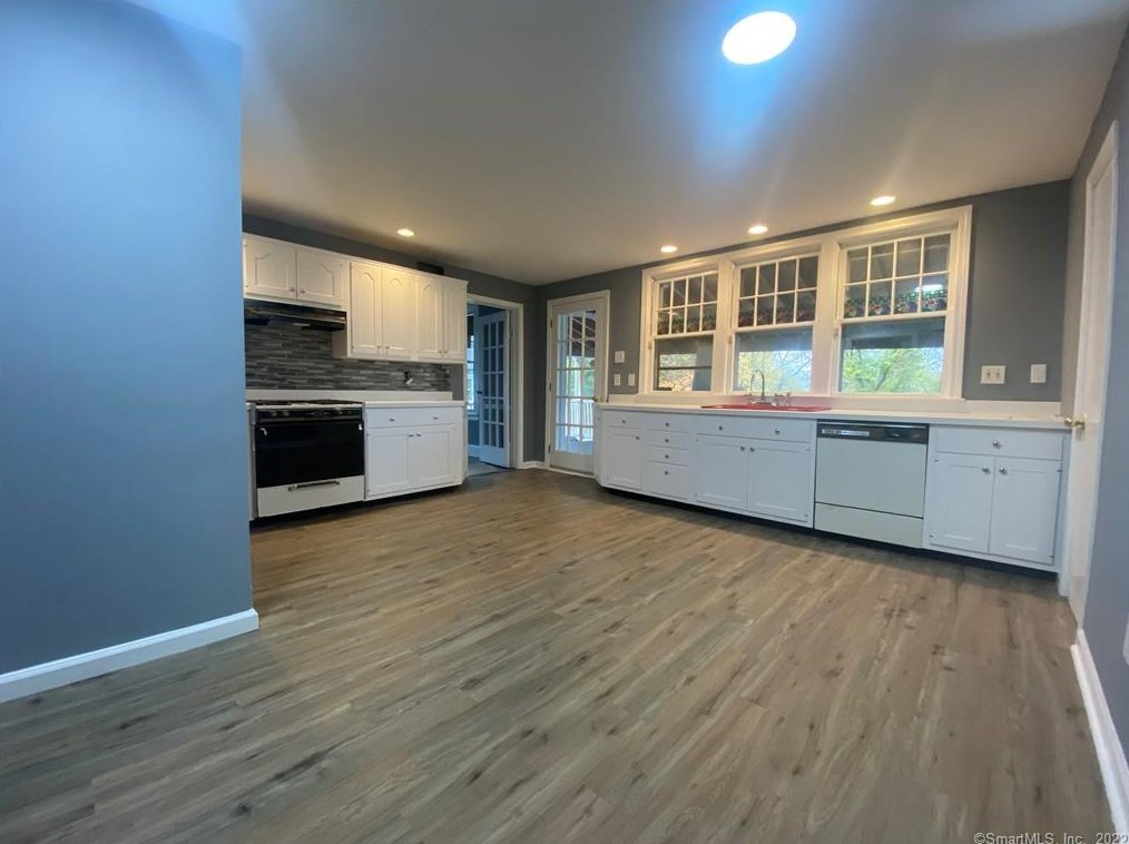 189 Hodge Ave, Ansonia, CT 06401