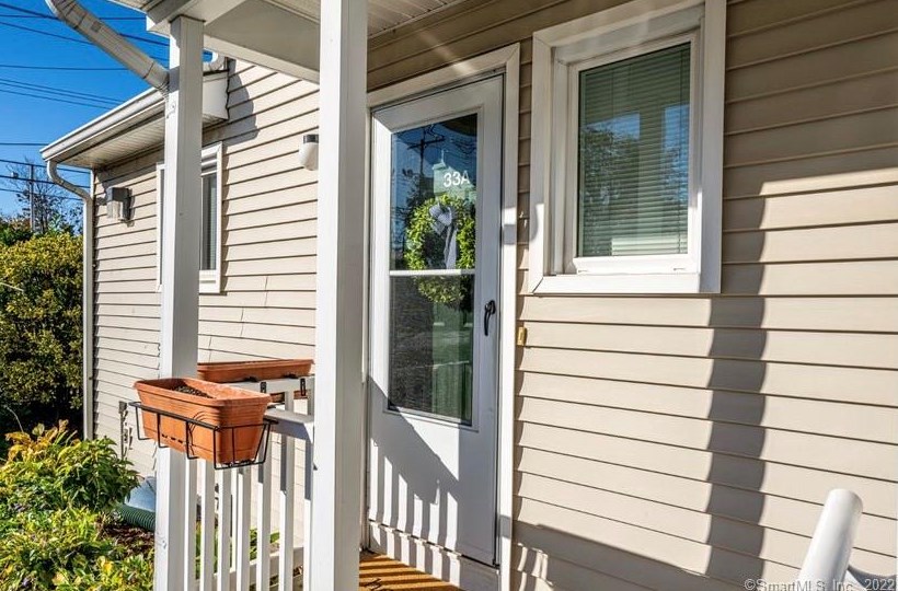 33 School St #a, New Haven, CT 06518