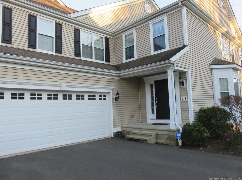 215 Sterling Dr Unit 215, Hartford, CT