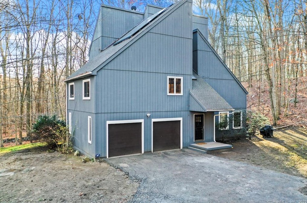 19 Katrina Cir, Bethel, CT 06801