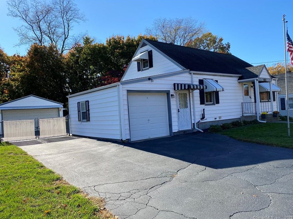 1087 Naugatuck Ave, Milford, CT 06461