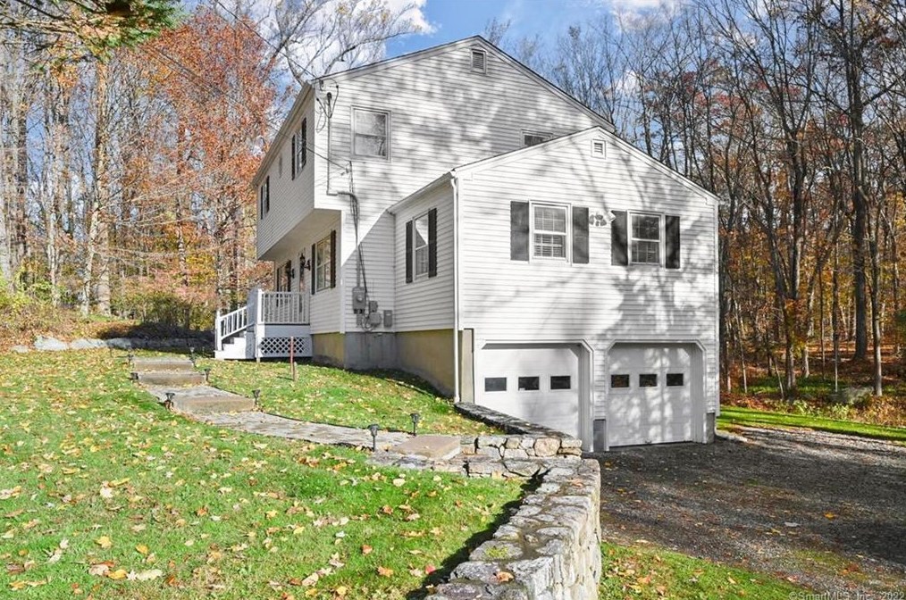 144 Fieldcrest Dr, Ridgefield, CT 06877