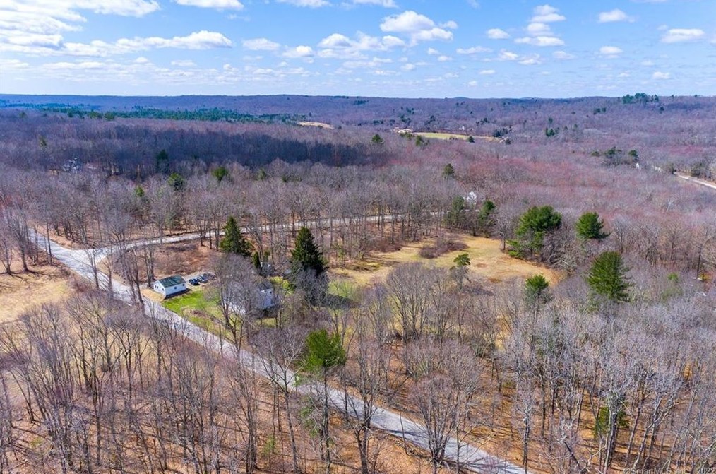 33 John Mack Rd, North Windham CT  06247-1606 exterior