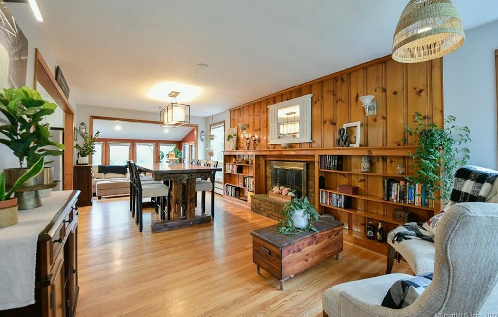 39 Maryland Dr, Middlefield, CT 06455