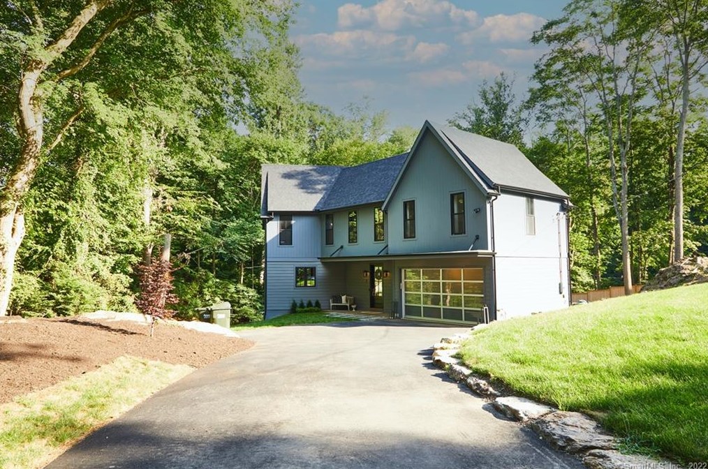 2 Timber Ln, Westport CT  06880-2621 exterior