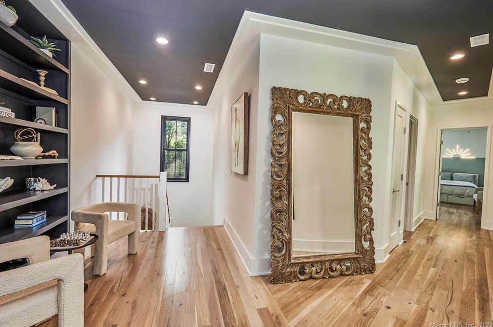 2 Timber Ln, Westport CT  06880-2621 exterior
