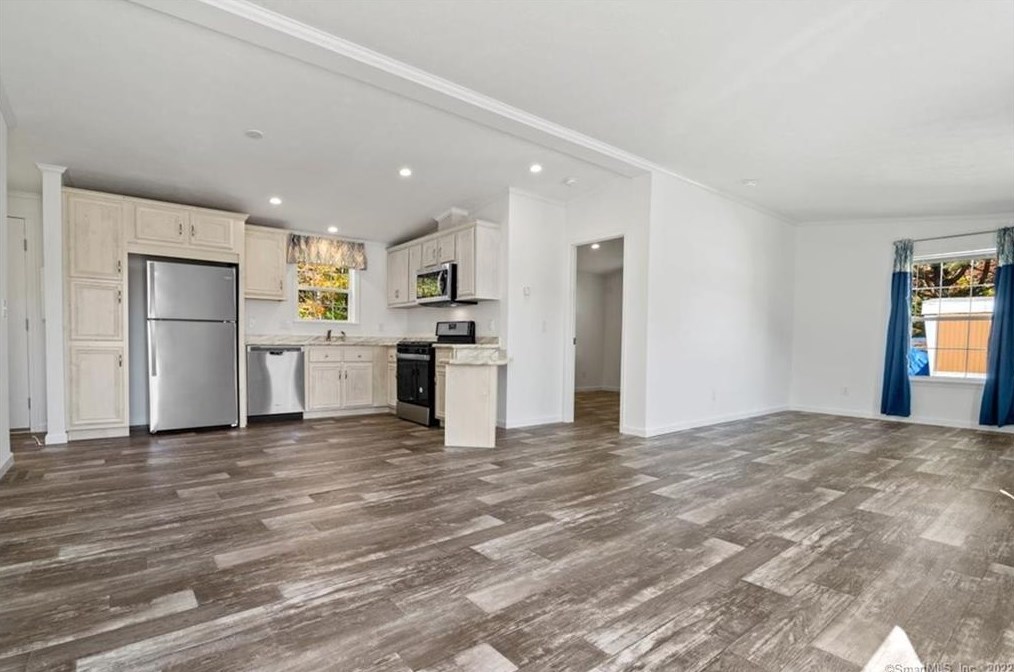 301 Buddington Rd #34, Groton, CT 06340