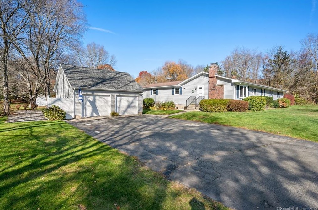 230 Bloomingdale Rd, Quaker Hill, CT 06375
