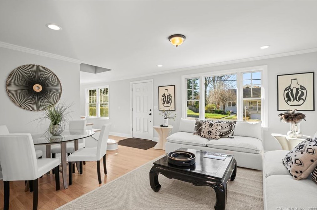 12 Brookdale Rd, Fairfield CT  06824-4631 exterior