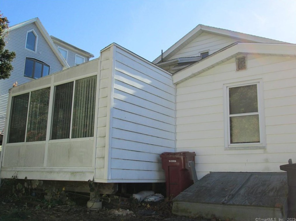 198 Maple St, Union City CT  06770-4258 exterior