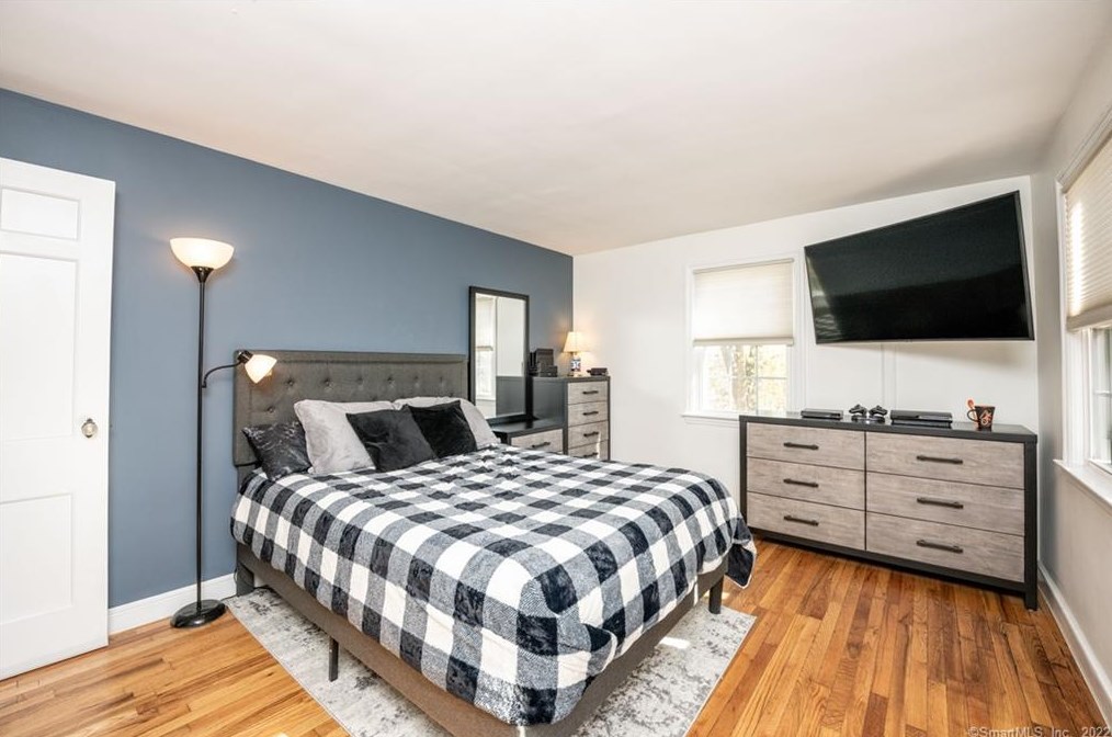 65 New Cheshire Rd, Meriden CT  06451-5071 exterior