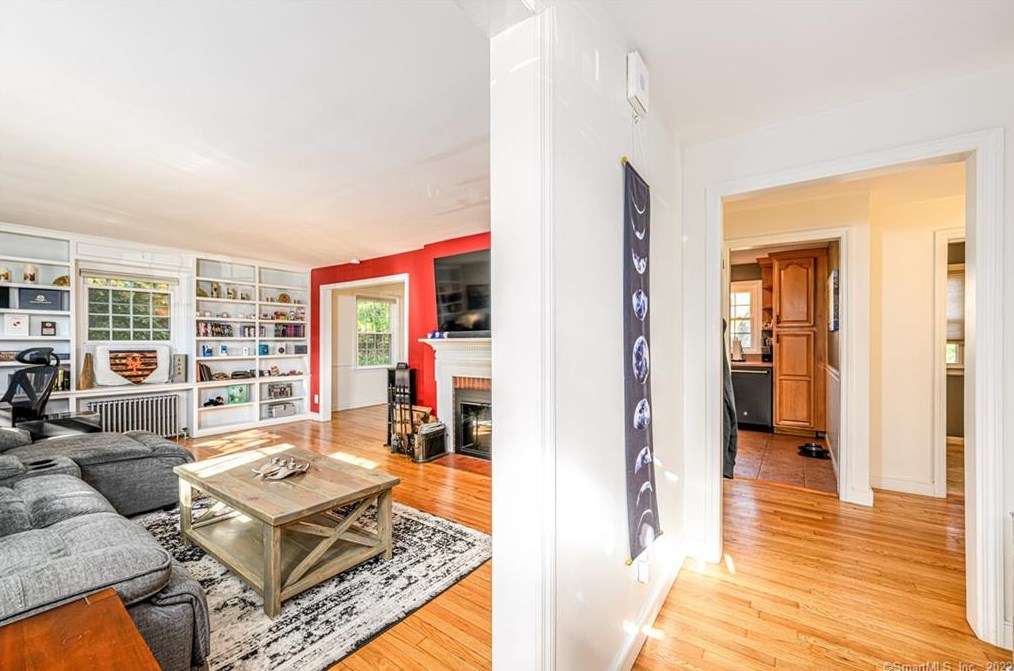 65 New Cheshire Rd, Meriden CT  06451-5071 exterior