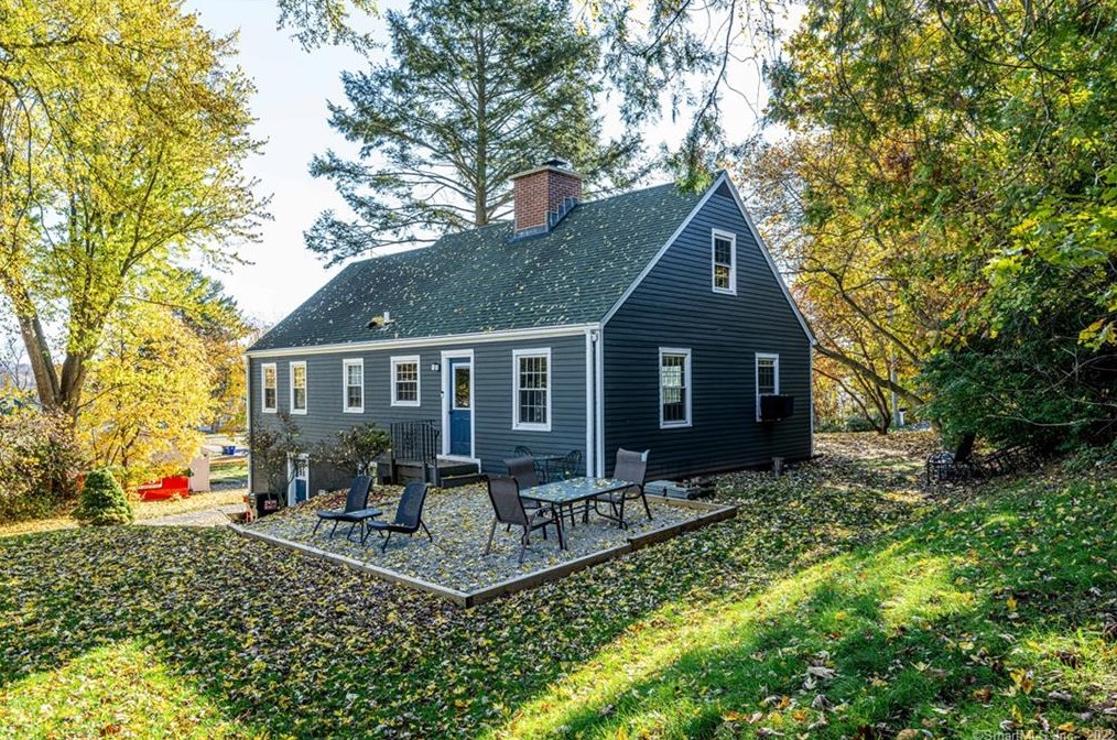 65 New Cheshire Rd, Meriden CT  06451-5071 exterior