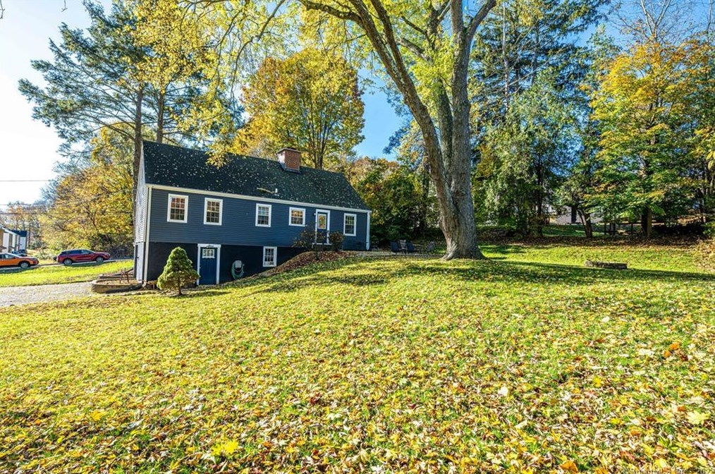 65 New Cheshire Rd, Meriden CT  06451-5071 exterior