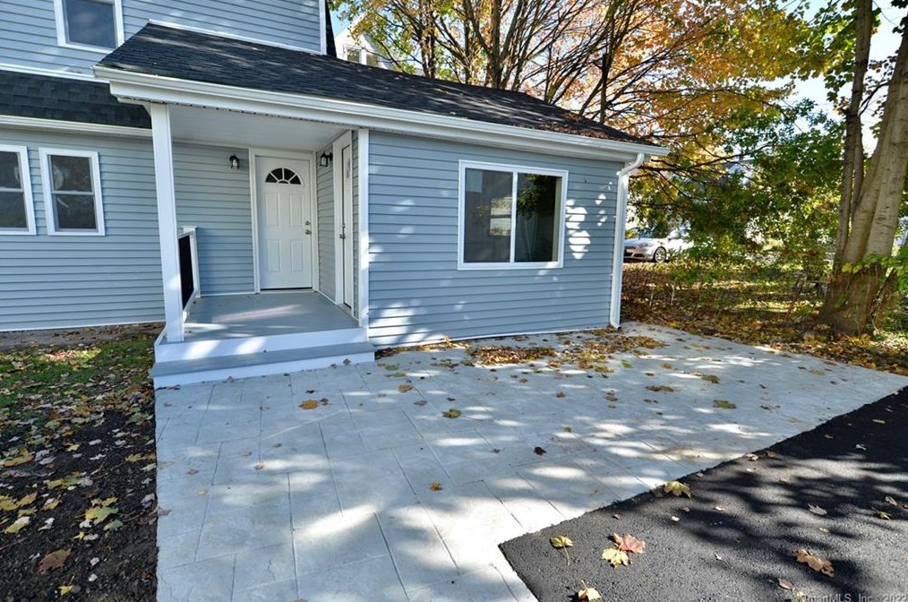 376 Thompson St, Stratford, CT 06615
