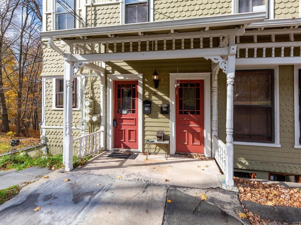 40 High St, Collinsville, CT 06019