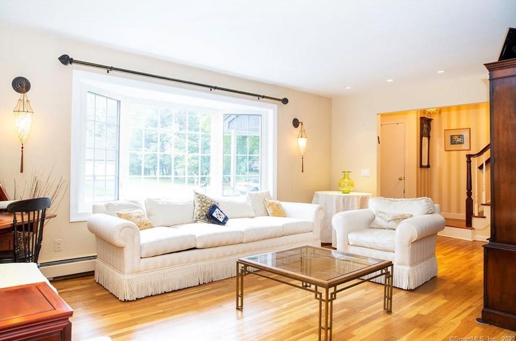 33 Purdy Rd E, Norwalk, CT 06850