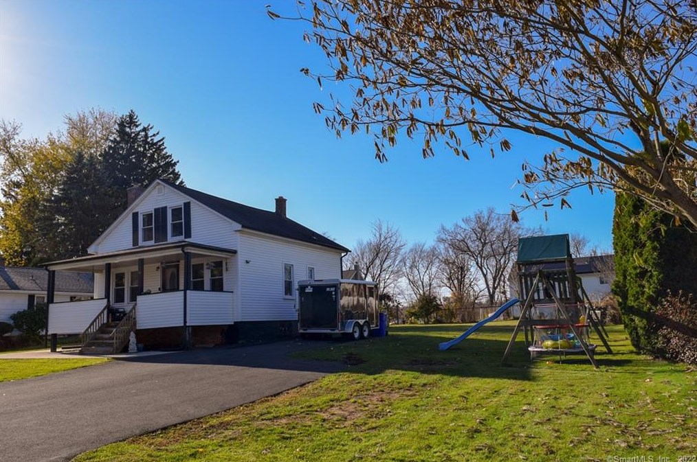 55 Birge Ave, Windsor Locks, CT 06096